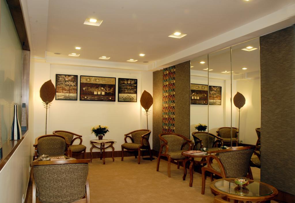 The Fern Residency, Subhash Bridge, Ahmedabad Hotel Restaurant billede